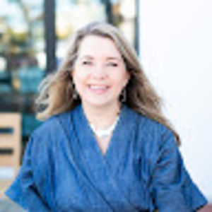 Meet your Posher, Cassandra